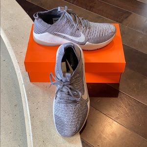 Nike Air Zoom size 8 gunsmoke/vast grey